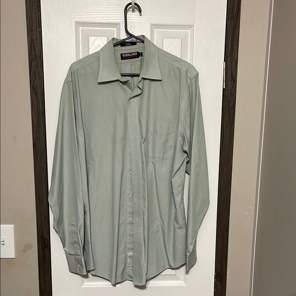 Kirkland Signature Green Dress Shirt with Pointed Collar